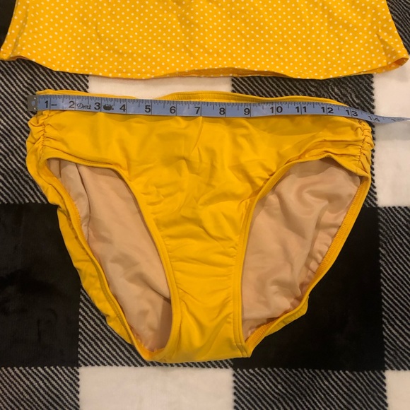 Lands’ End Yellow Tankini swim top with ruched swim bottoms.Women’s size 6. NEW! - Picture 6 of 8